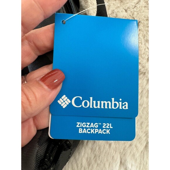 Columbia Zigzag 22L Camo Backpack Spell Out Unisex New With Tags School Hiking - Picture 6 of 11